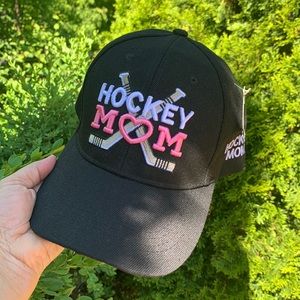 Brand New embroidered "Hockey Mom" baseball cap